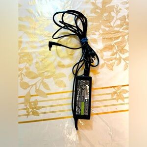 Sony VGP-AC19V38 AC Adapter Power Supply Cord Charger 19.5V